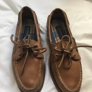 Lightly used brown sperry W8
